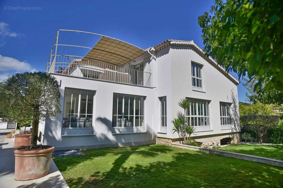 Maison à MOUGINS