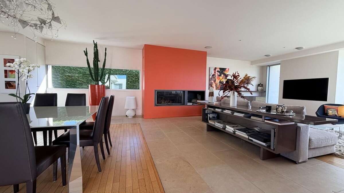 Photo 6 - Maison à LA TOUR-DE-SALVAGNY