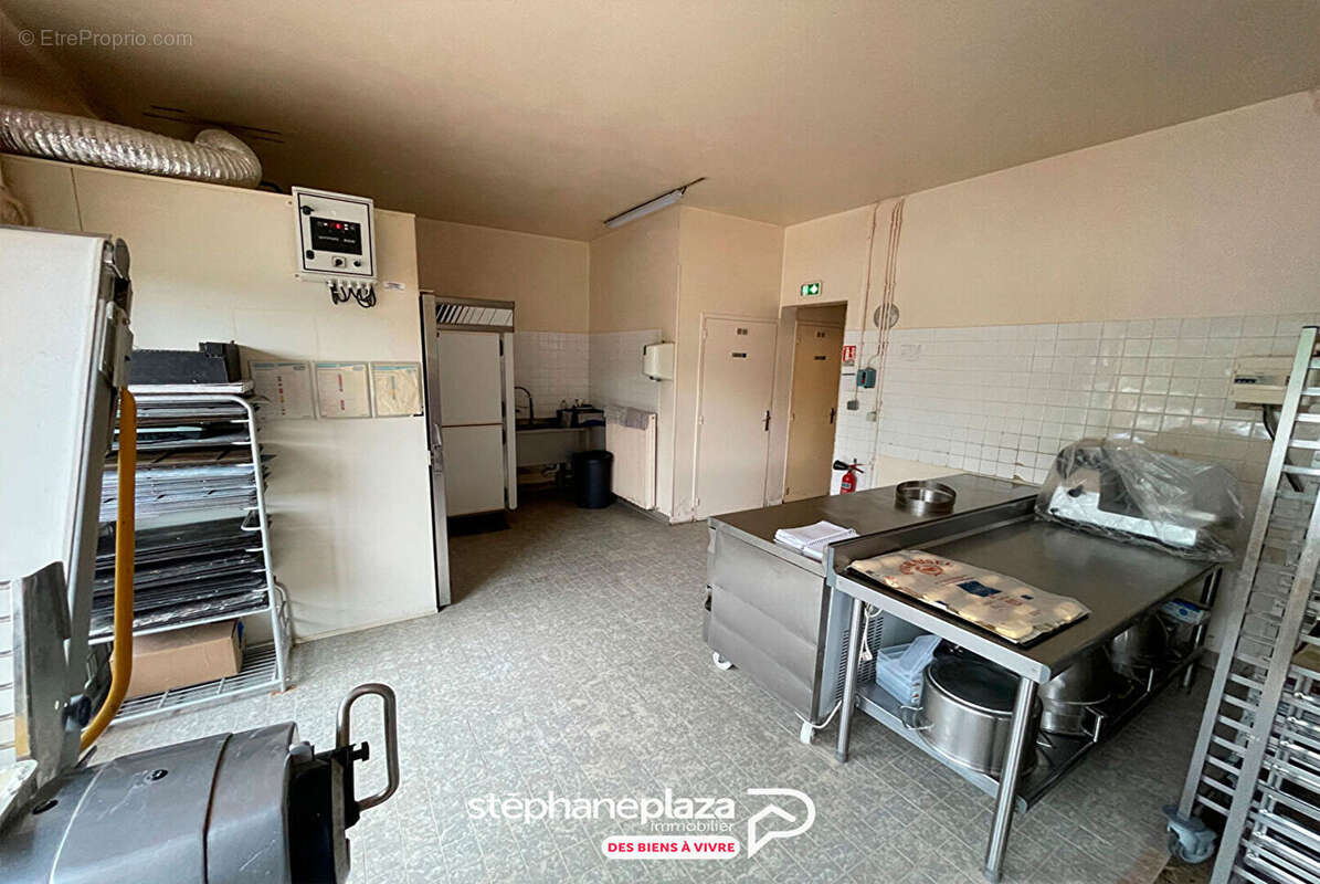 Commerce à DARNETAL