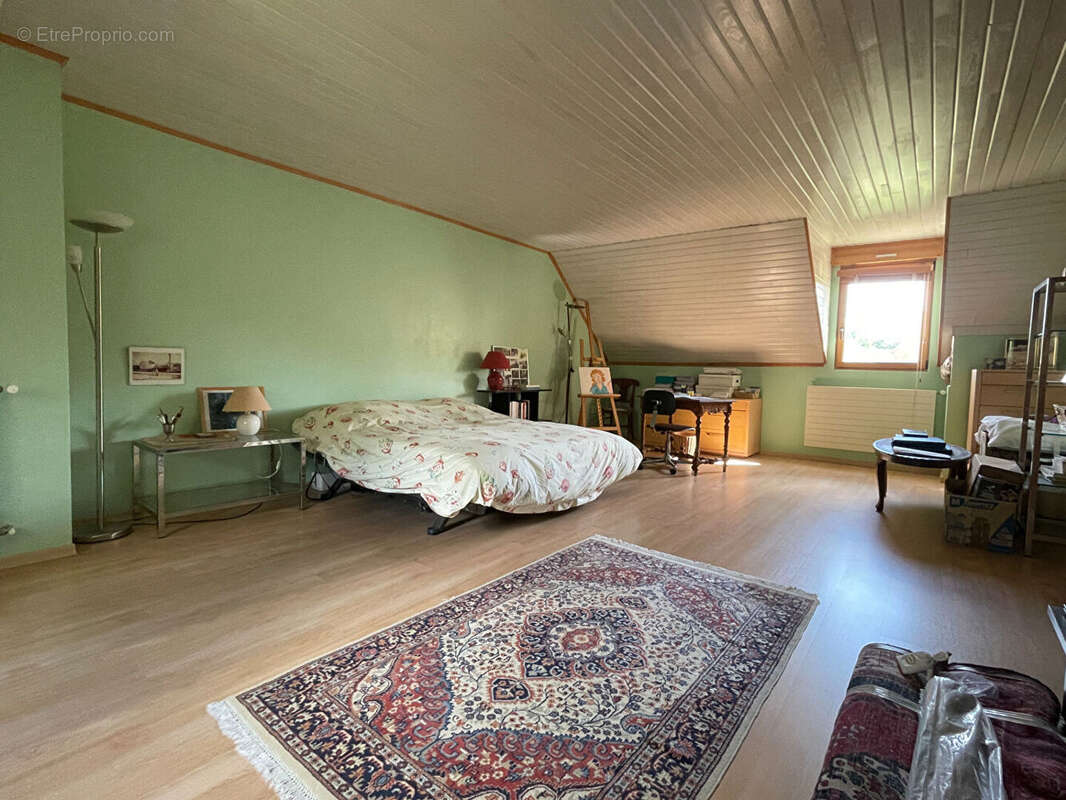 Maison à LA CELLE-LES-BORDES