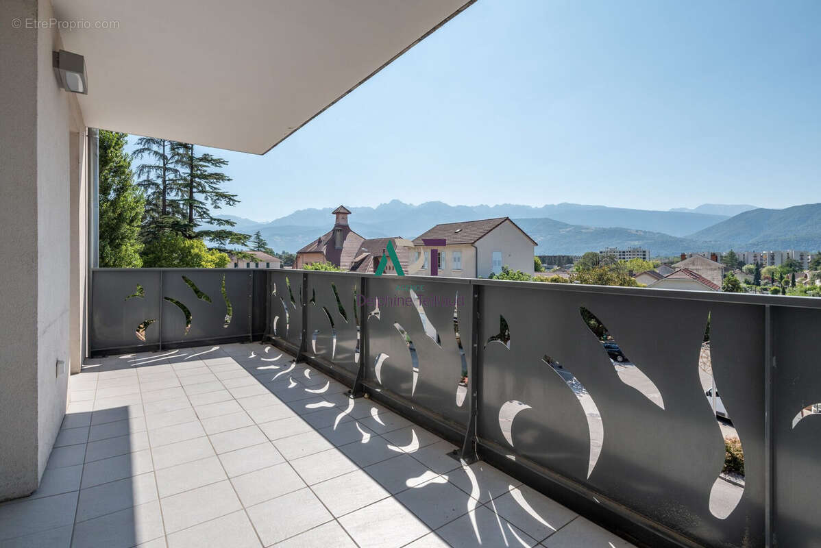 Appartement à MEYLAN