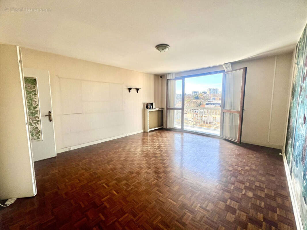 Appartement à LE KREMLIN-BICETRE