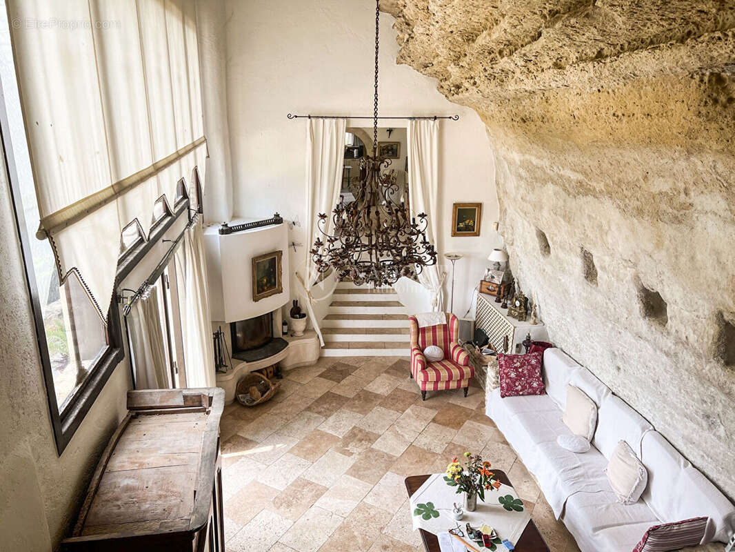 Maison troglodyte avec piscine bénéficiant d'une superbe vue  sur le Luberon - photo 9