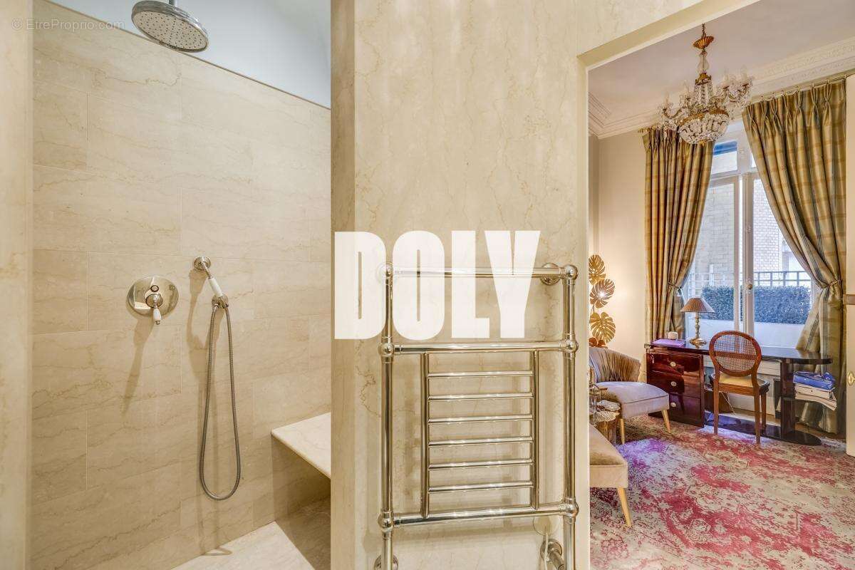 Appartement à PARIS-2E