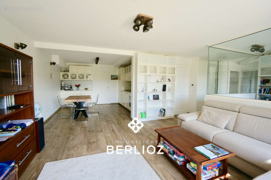 Appartement à MEYLAN