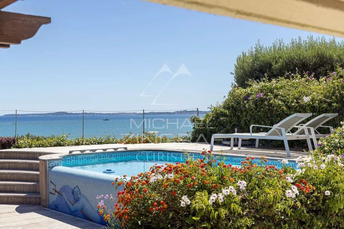 Appartement à SAINT-LAURENT-DU-VAR