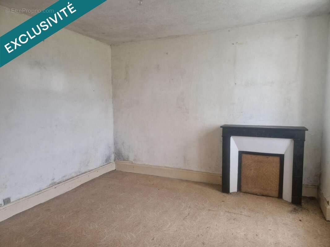 Photo 3 - Maison à BELLENAVES