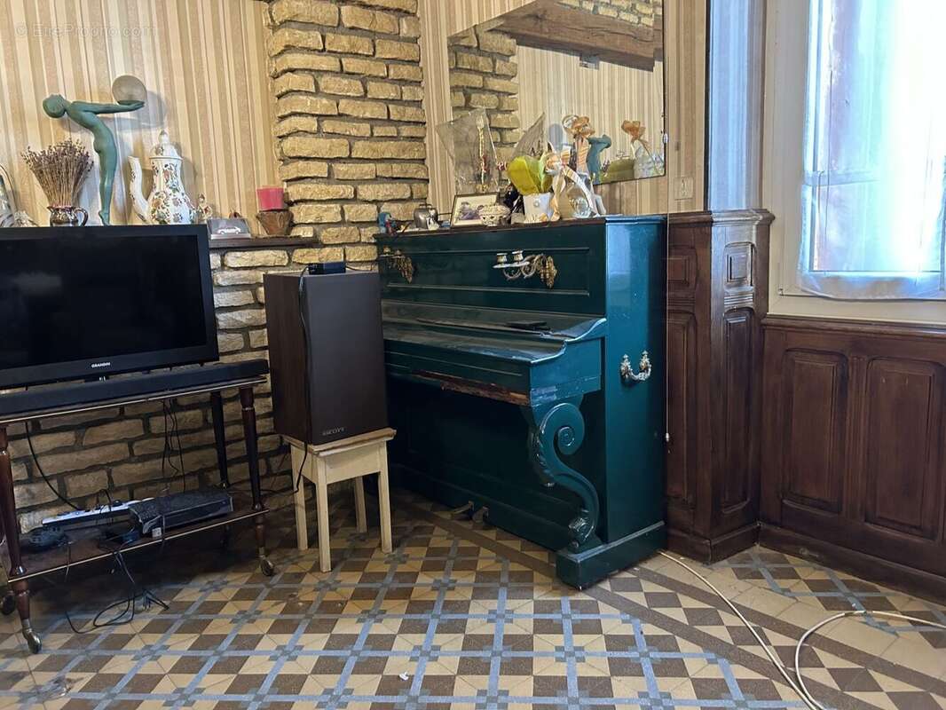 Maison à SAINT-AMAND-MONTROND
