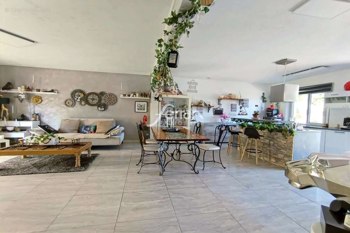 Maison à TRANS-EN-PROVENCE