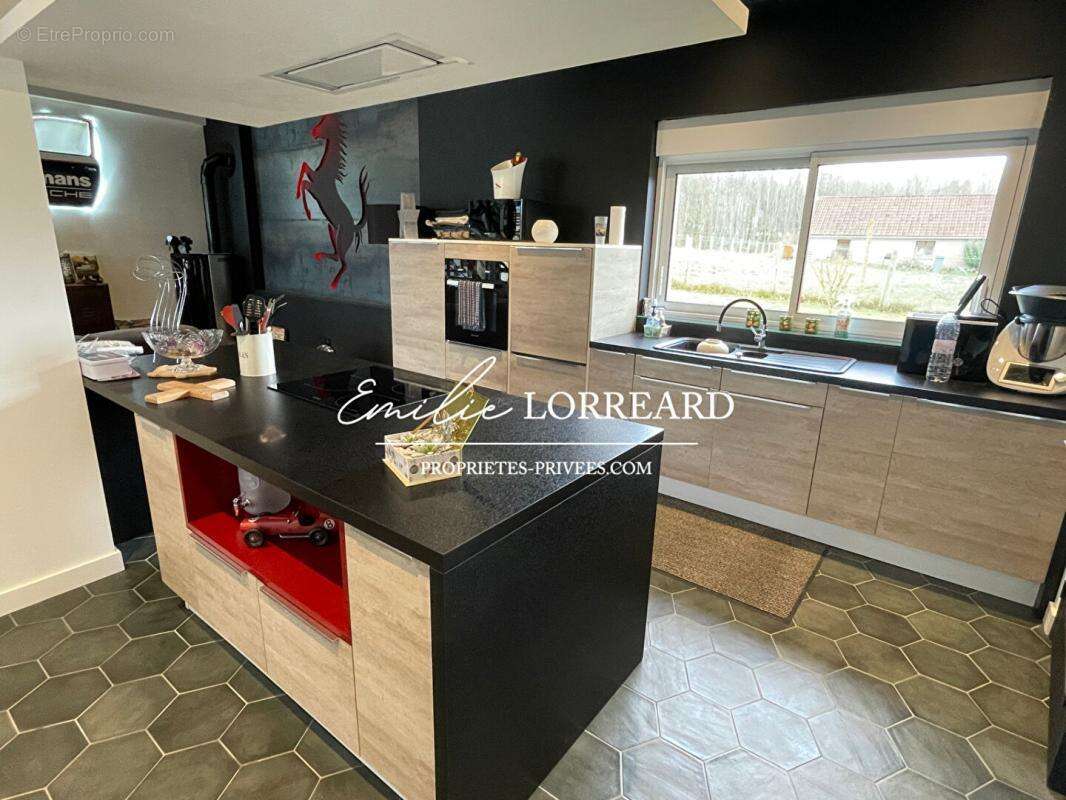 Maison à MONTFORT-LE-GESNOIS