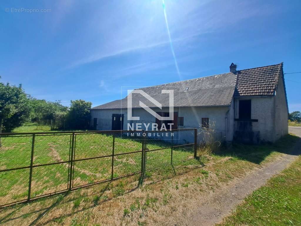 Maison à SAINT-FORGEOT