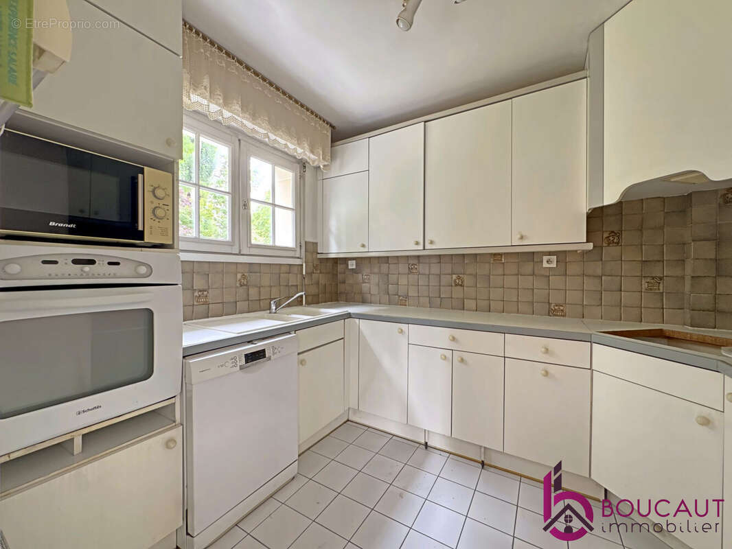 Appartement à LE PLESSIS-ROBINSON
