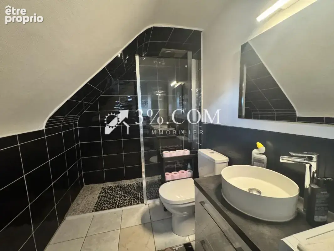 3%COM Jolie maison avec 3 chambres - jardin- dépendance - photo 10