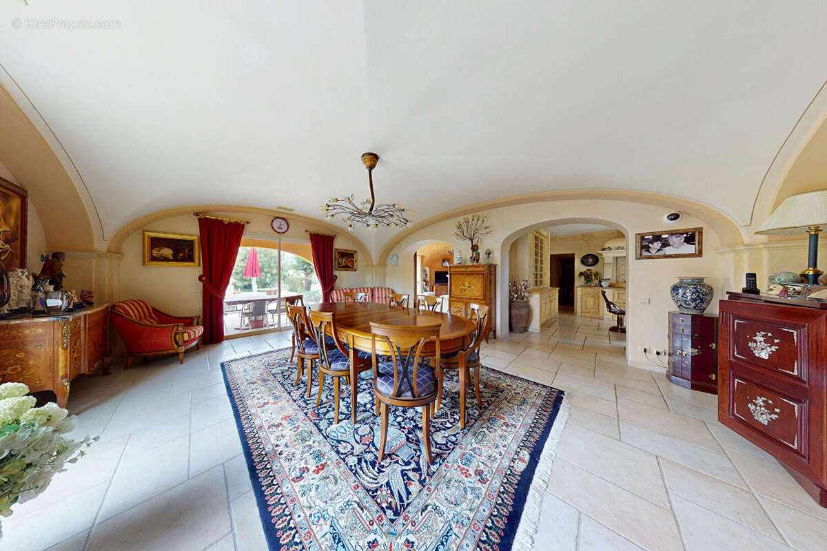 Belle Propriété atypique 207m² piscine Saint-Cyprien- 66750 - photo 6