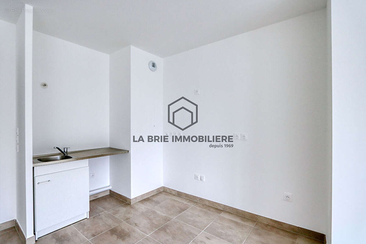 Appartement à EMERAINVILLE