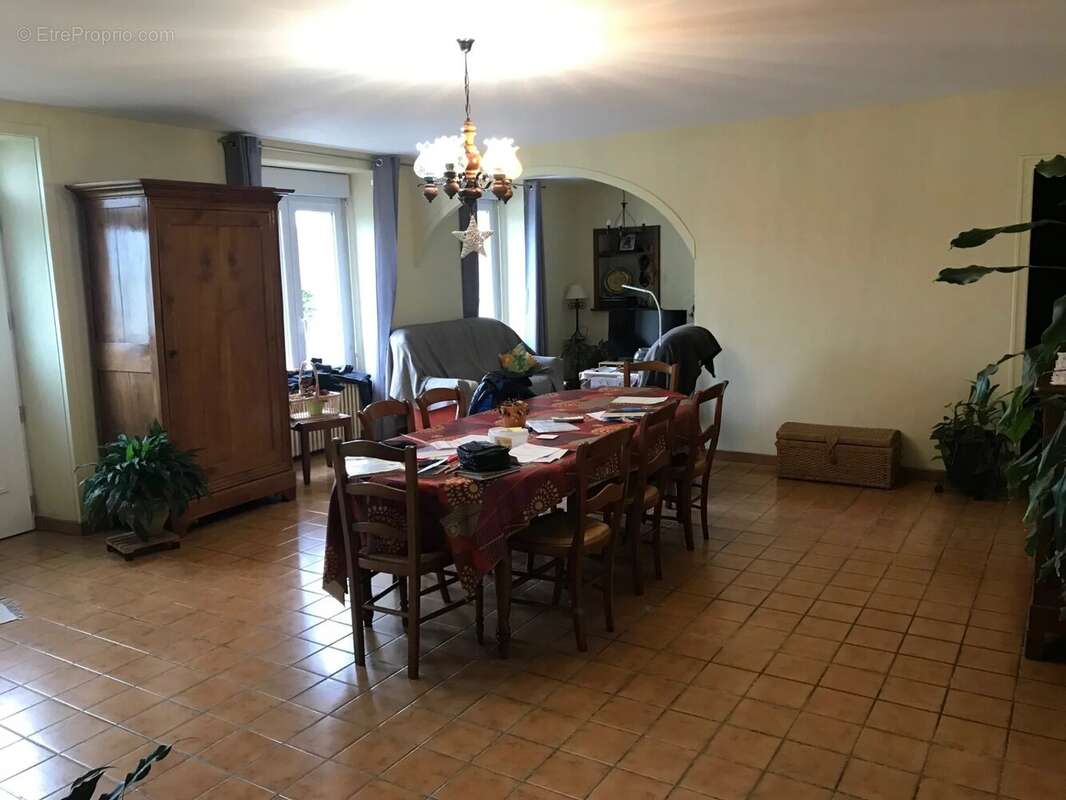 Maison à ARGENTON-CHATEAU