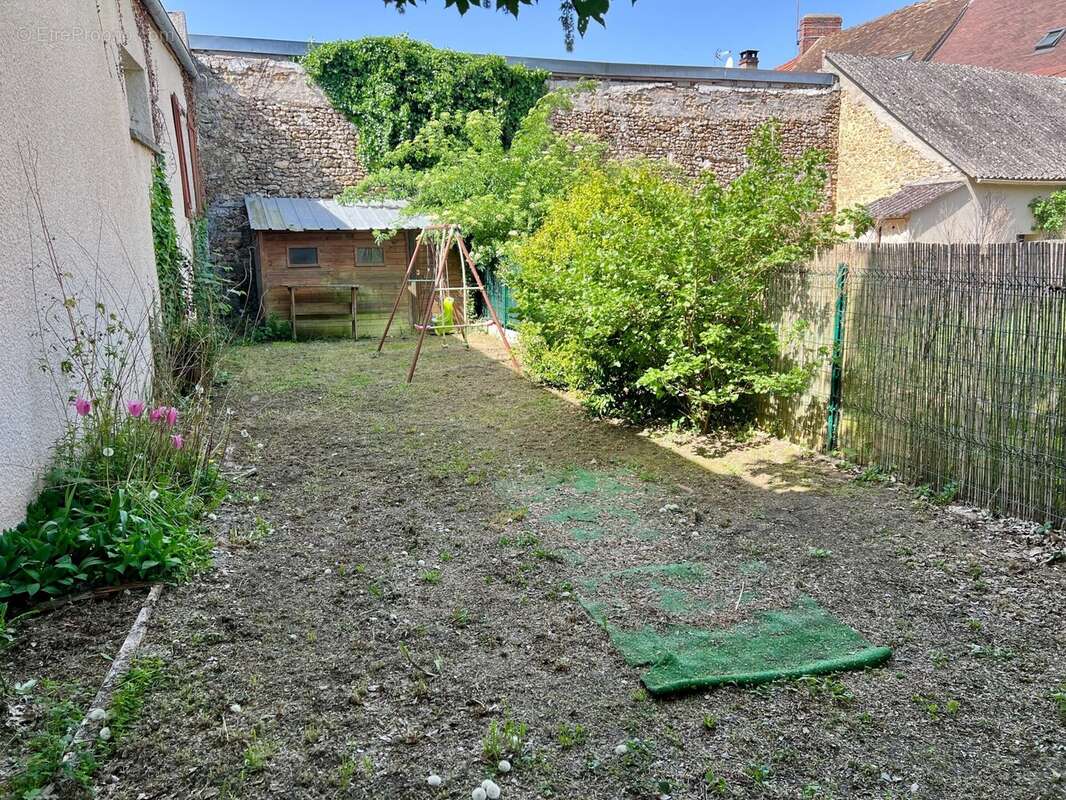 Appartement à BRUYERES-LE-CHATEL