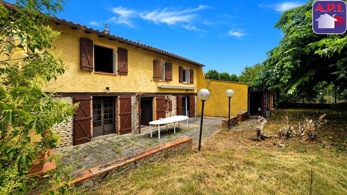 Maison 134 m² à Lissac  - photo 2