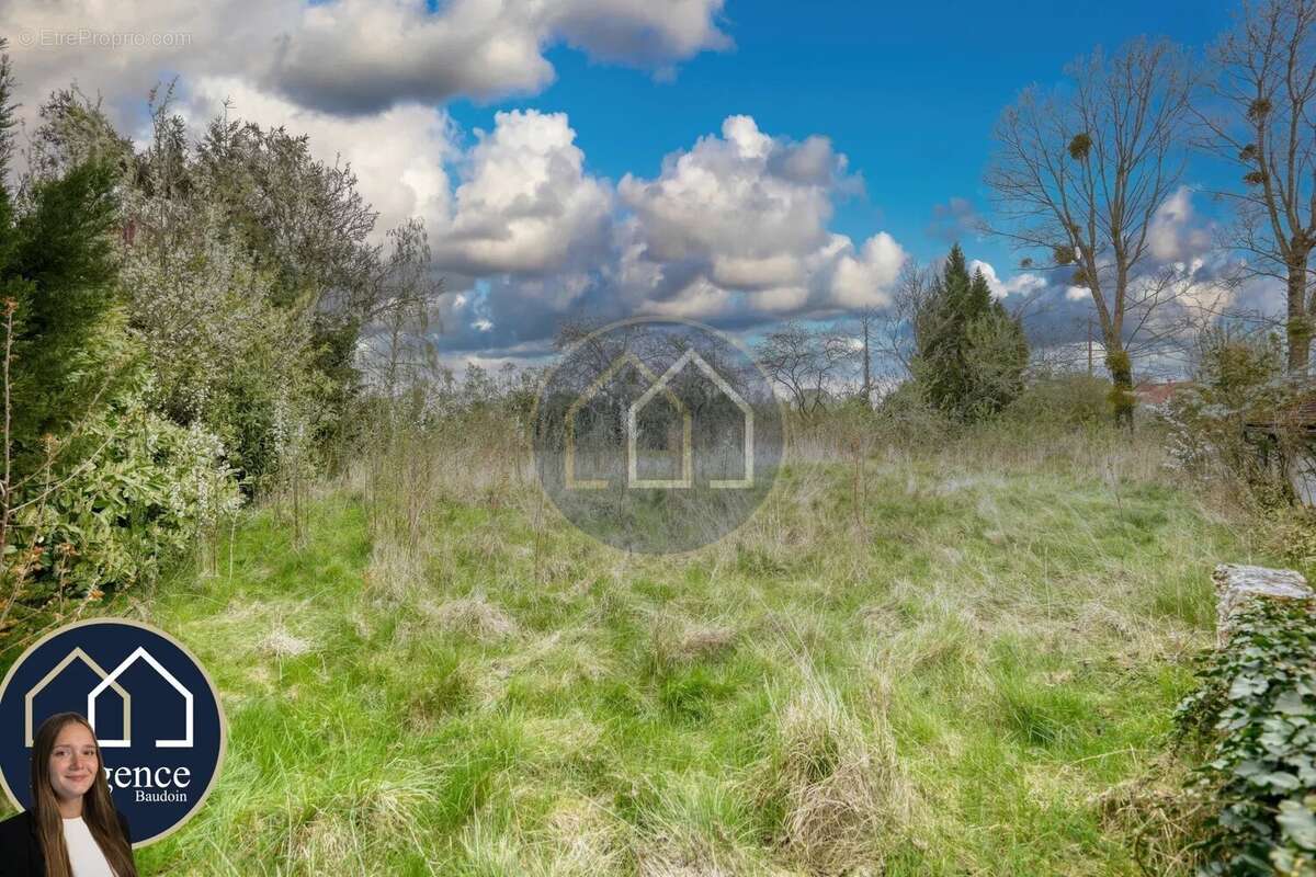 Maison à TREMBLAY-LES-VILLAGES