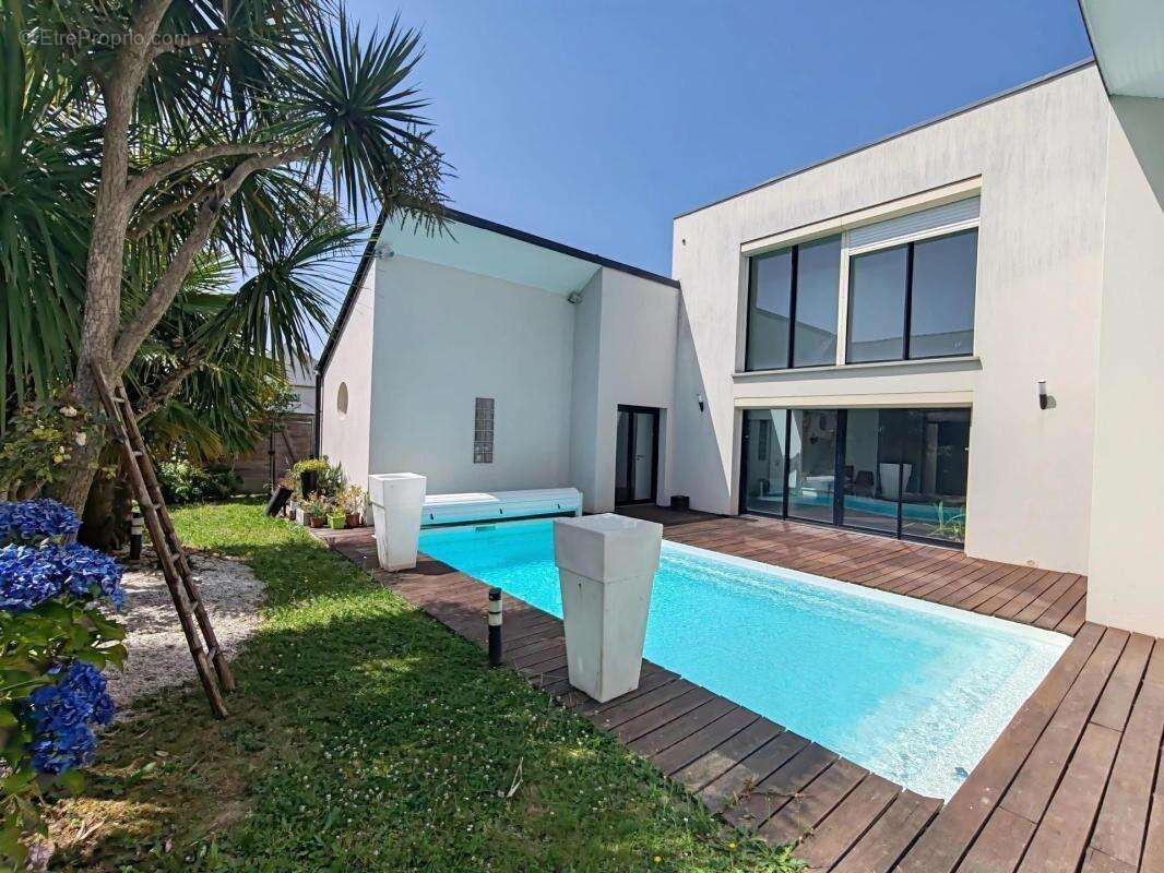 Maison contemporaine avec piscine - photo 2