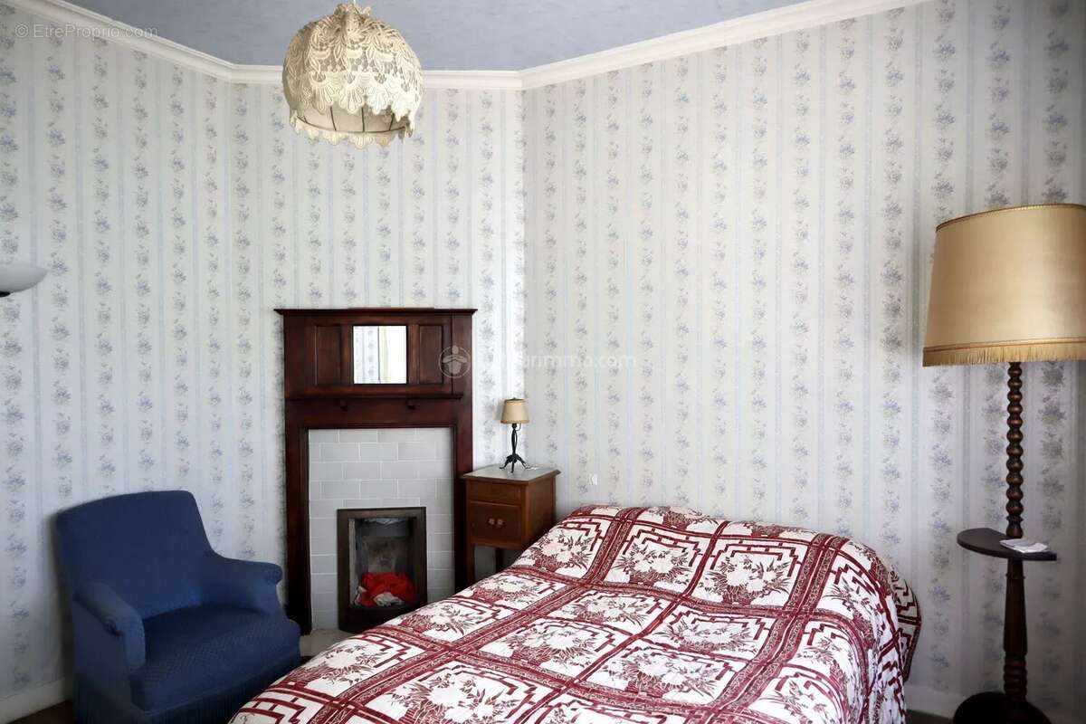 Maison à LA CHARTRE-SUR-LE-LOIR