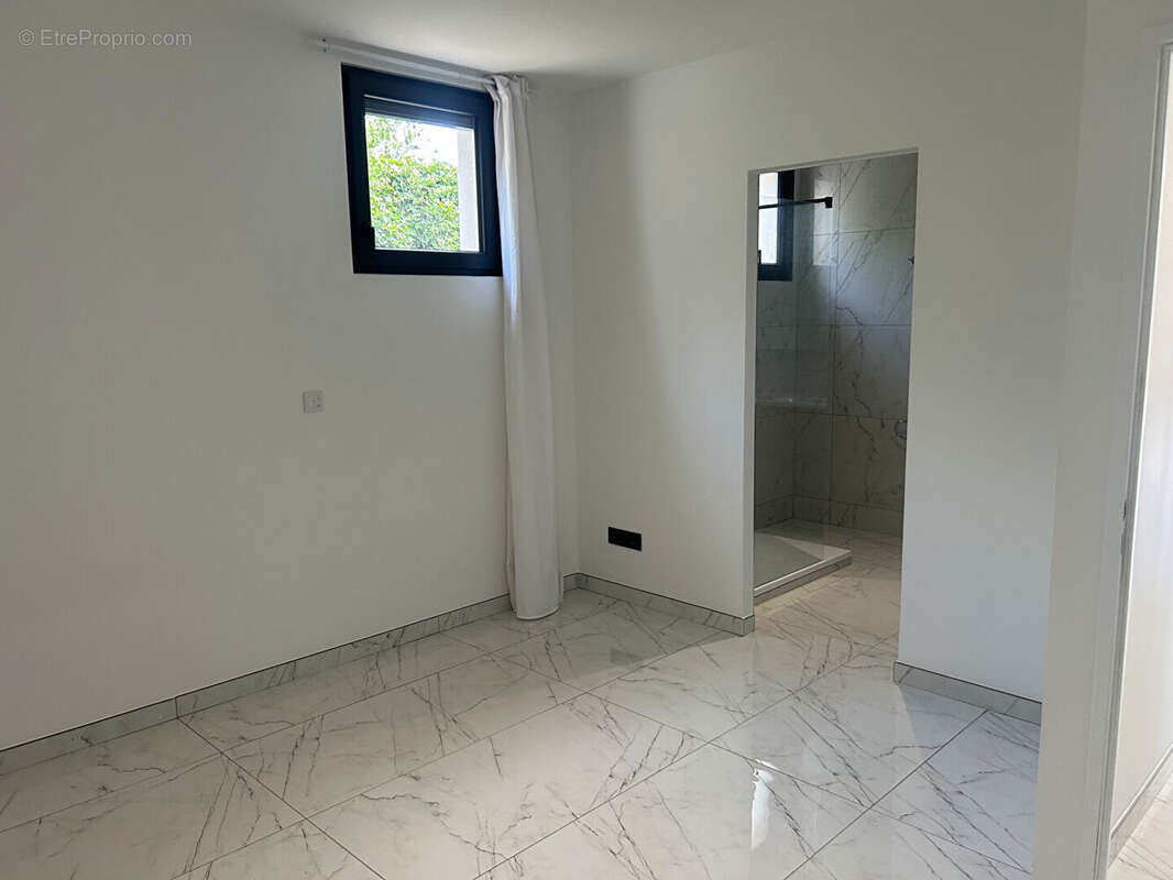 AULNAY-SUR-MAULDRE - Maison contemporaine neuve avec vue imprenable sur la vallée - photo 7