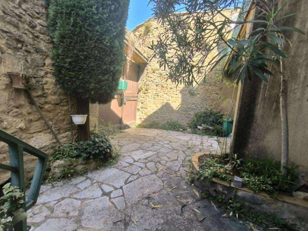 Maison à SABRAN