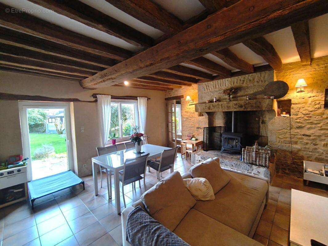 Maison à ARCONNAY
