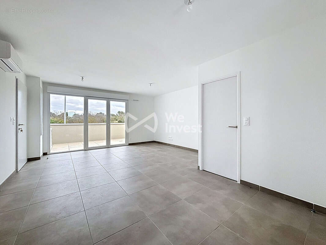 Appartement à VIC-LA-GARDIOLE