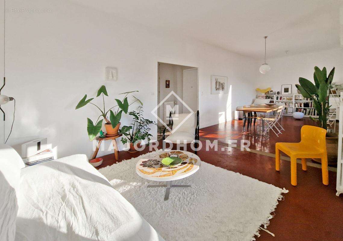 Appartement à MARSEILLE-5E