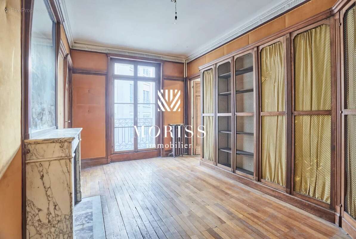 Appartement à PARIS-17E