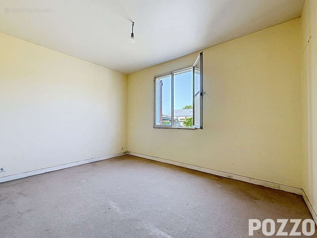 A Vendre -  Isigny Le Buat - Maison 4 pièce(s) 104 m² - photo 6