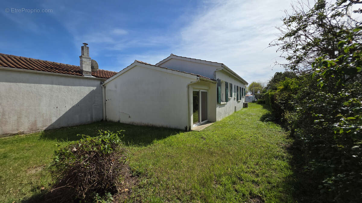 Maison à LA BREE-LES-BAINS