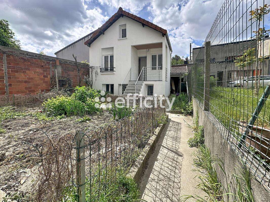 Maison à MONTREUIL