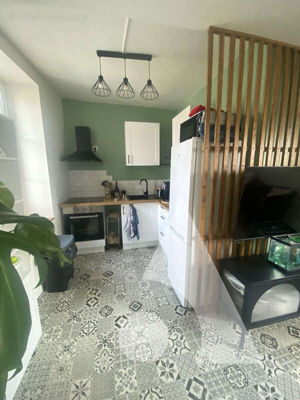 A VENDRE / Appartement  CREPY EN VALOIS /  1 chambre - garage - photo 4