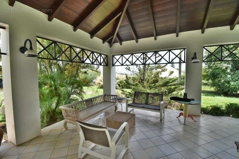 Maison à BAIE-MAHAULT