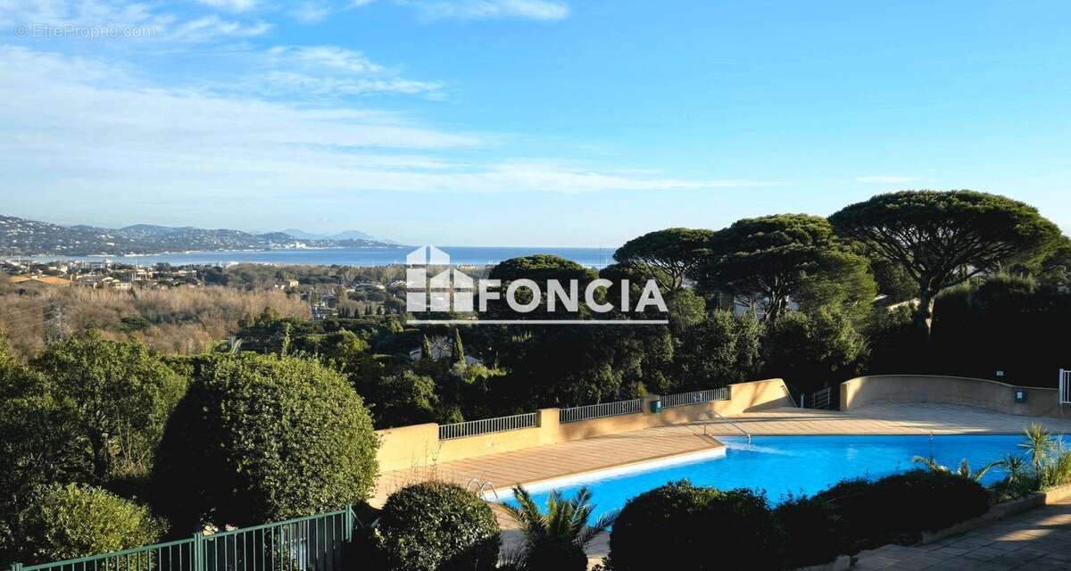 Appartement à COGOLIN