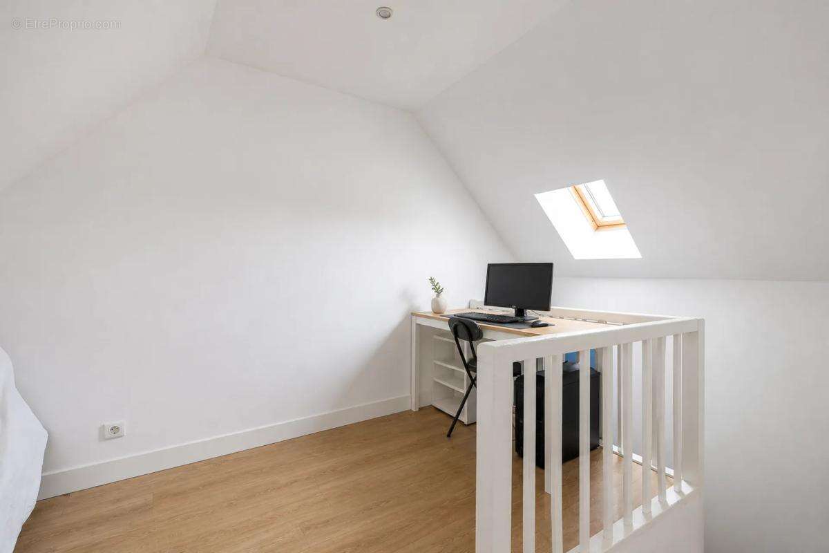 Lumineux T4 de 95 m² à La Ferté-Alais - photo 11