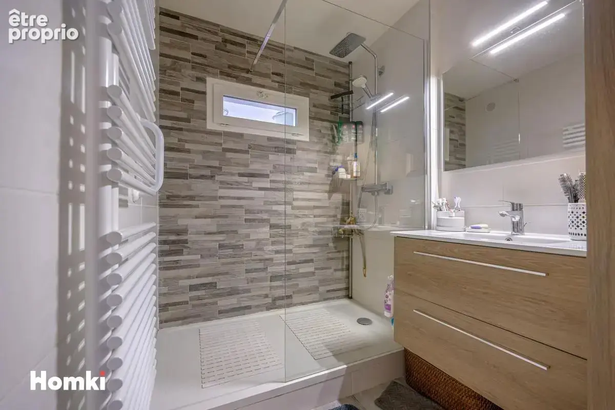 Aix-les-Bains – Appartement de 103 m² rénové avec soin, ascenseur et stationnement - photo 12