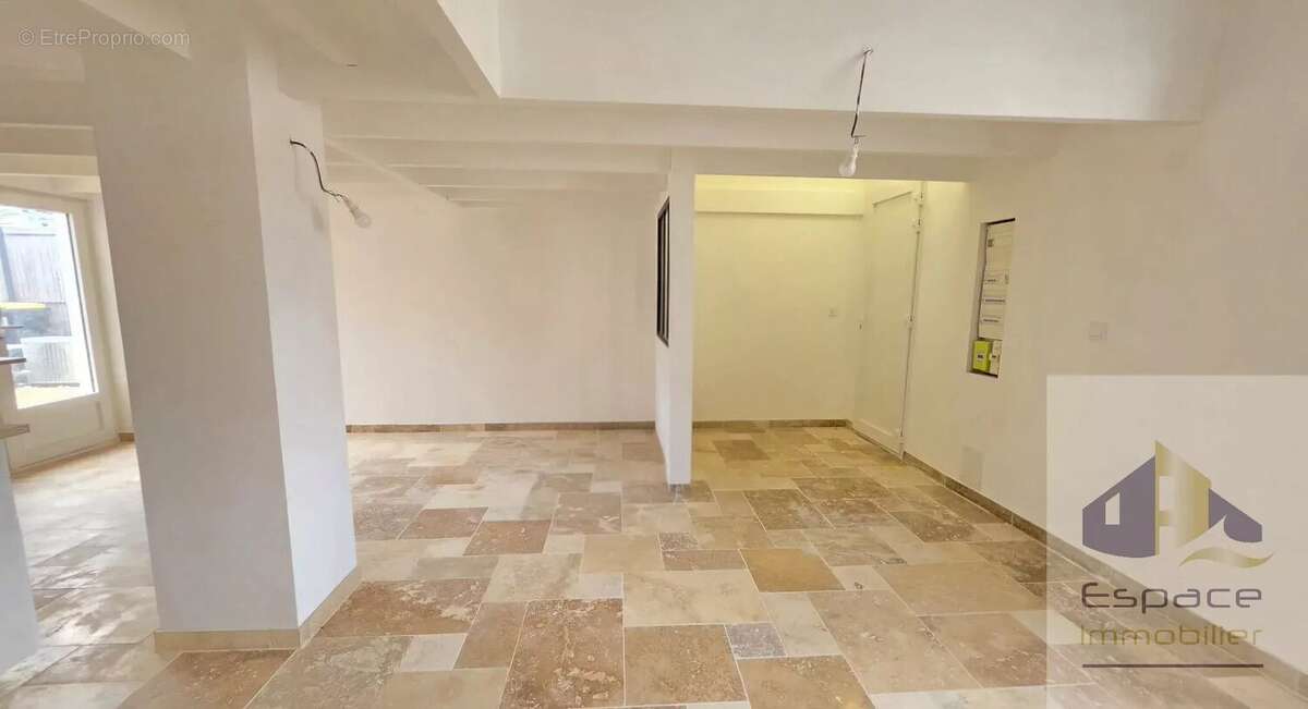 Maison d'environ 65m² au sol à La Rochelle - photo 8