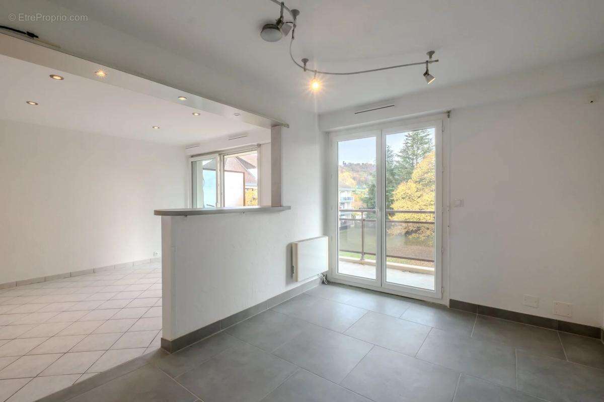 Appartement à DOUVAINE