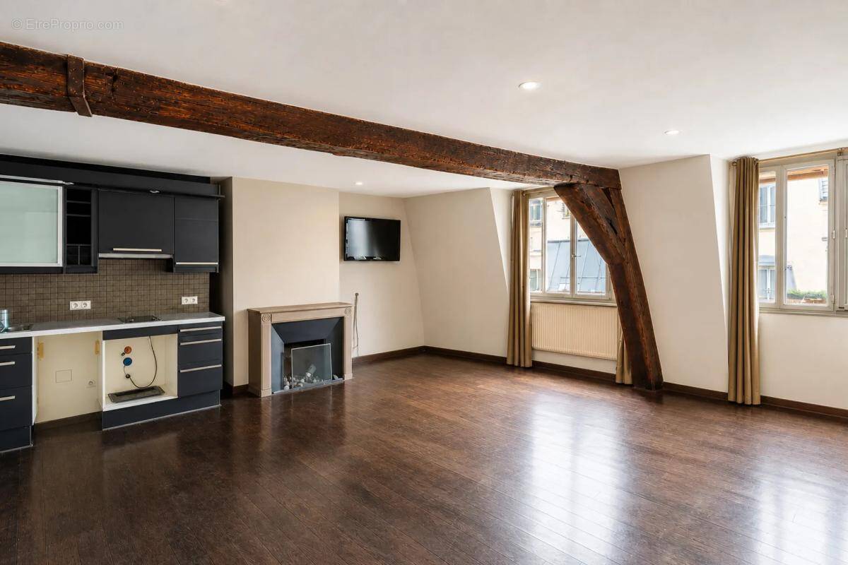 Appartement à PARIS-2E
