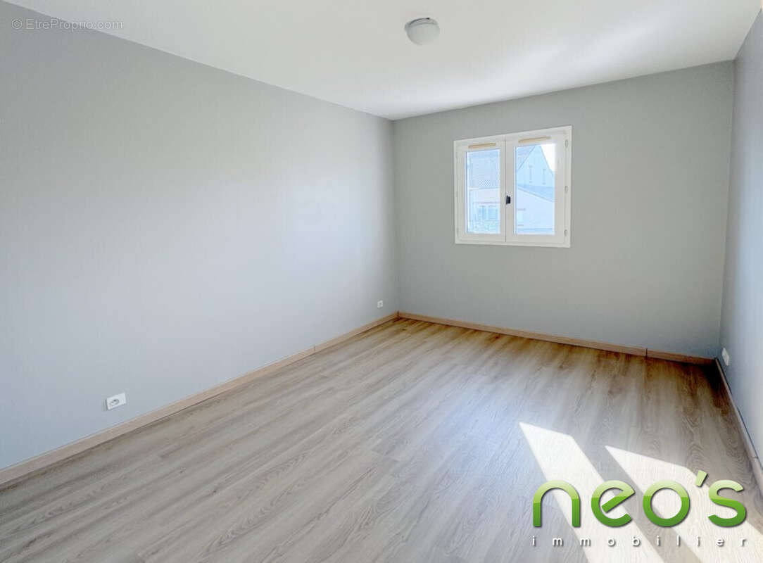Maison 84 m² à Chemille  - photo 6