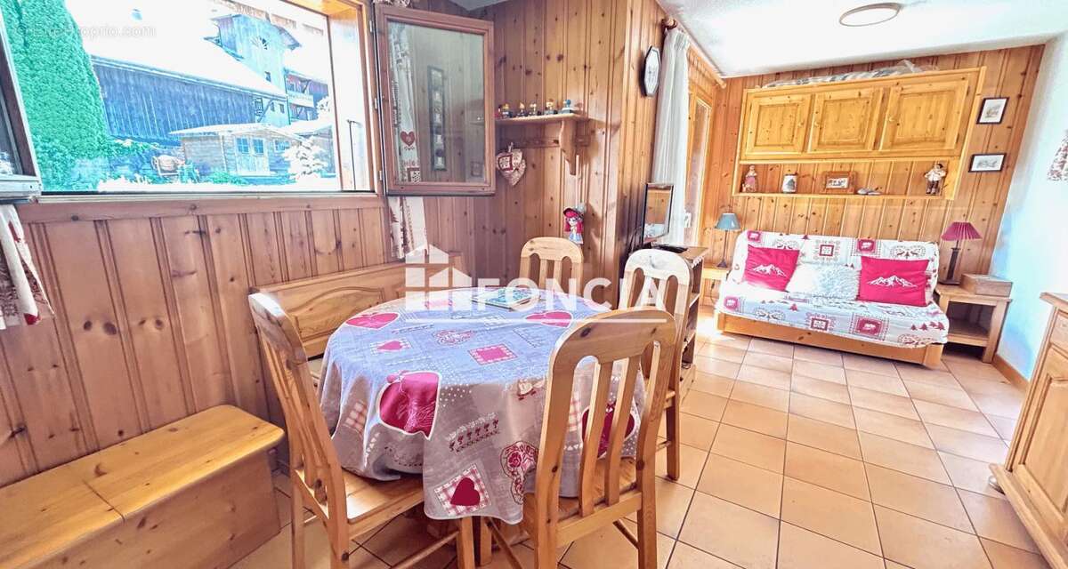 Appartement à MORILLON