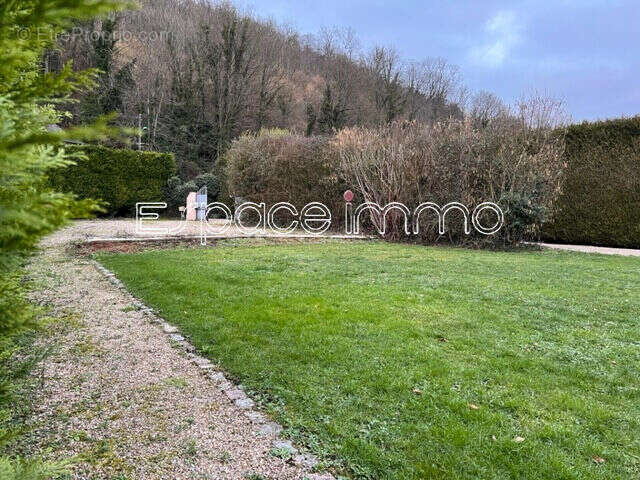 Terrain à MONTVILLE