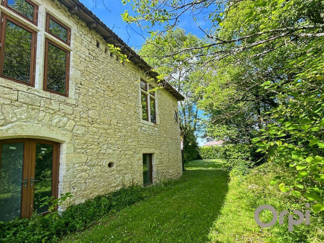 Maison à SAINT-CLAR