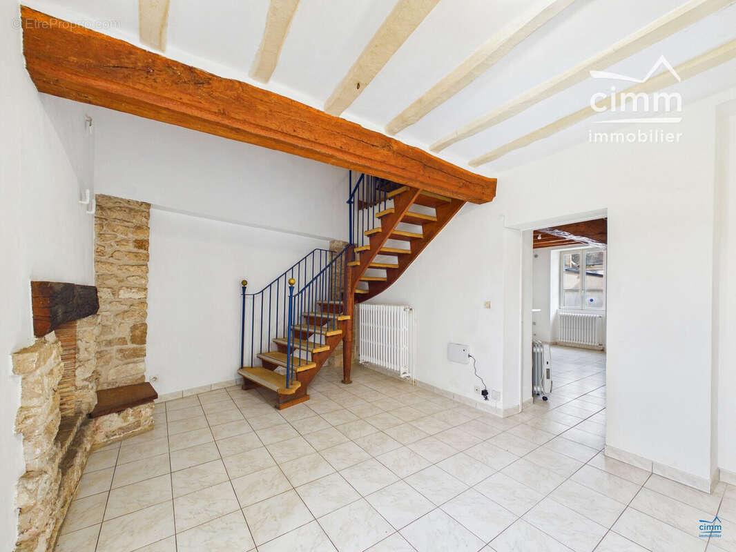 Maison à LONGUE-JUMELLES