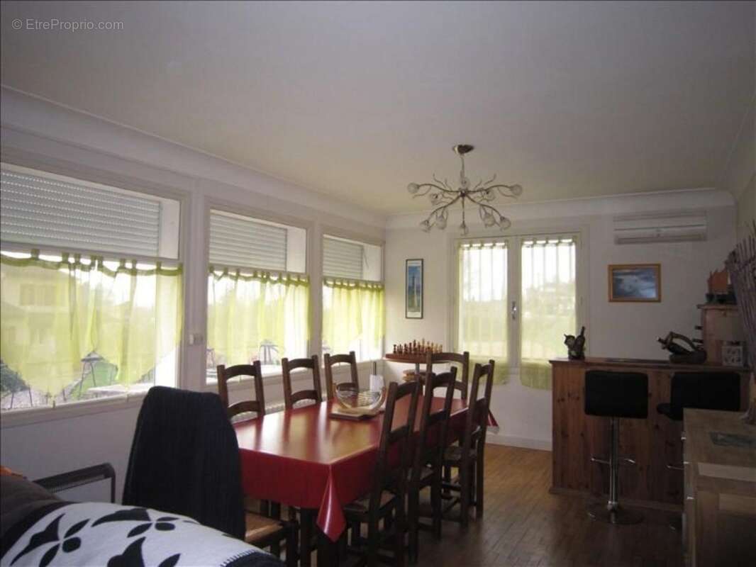 Maison Ancienne de 91m2 à proximité des Commerces pour investissement locatif. - photo 5