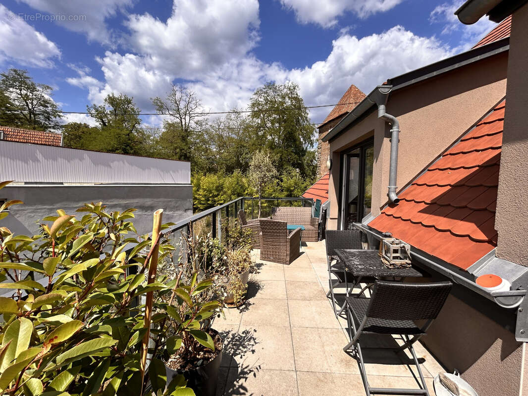 Magnifique 3 pièces en parfait état   Résidence récente avec balcon et garage - photo 2