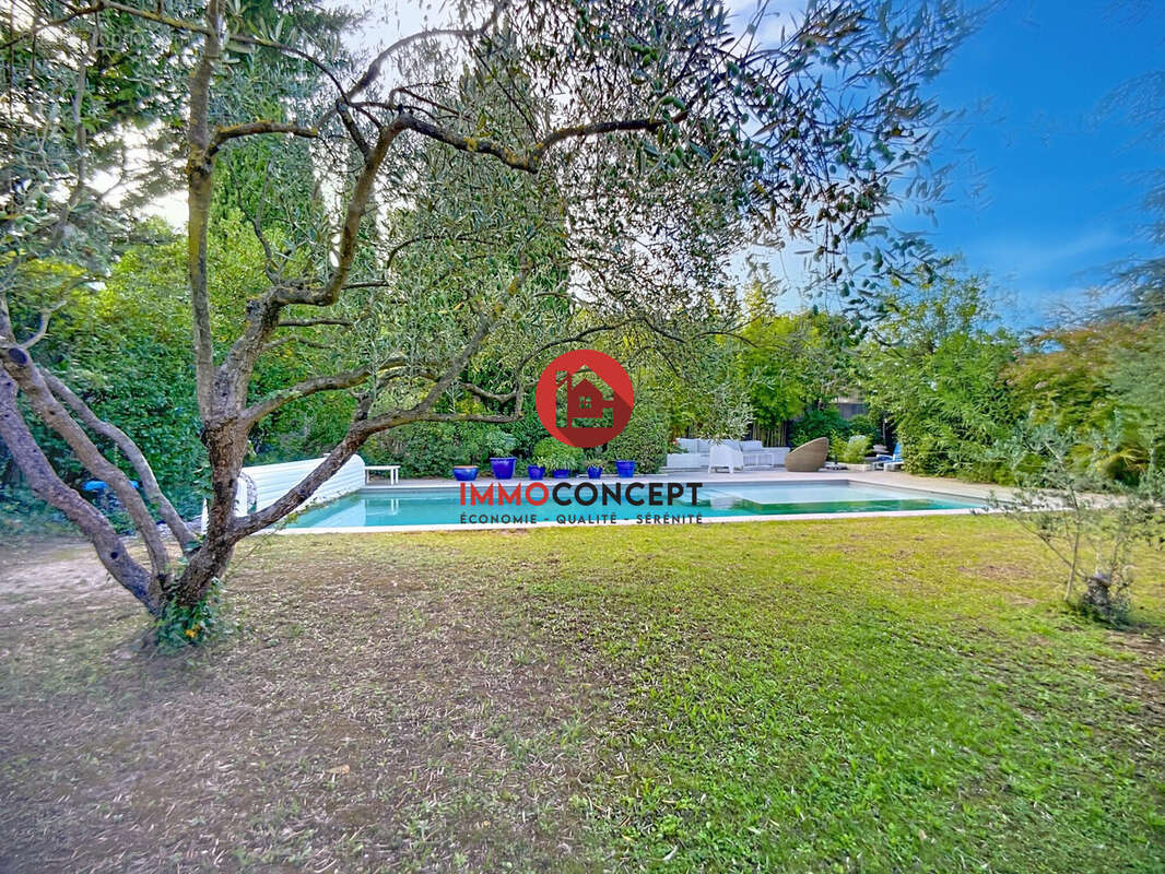 Maison à VILLENEUVE-LES-AVIGNON